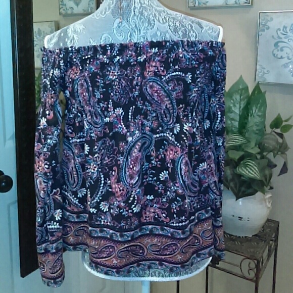 Xhiliration ❤Off the Shoulder Top -  New w/ Tag - Picture 3 of 6